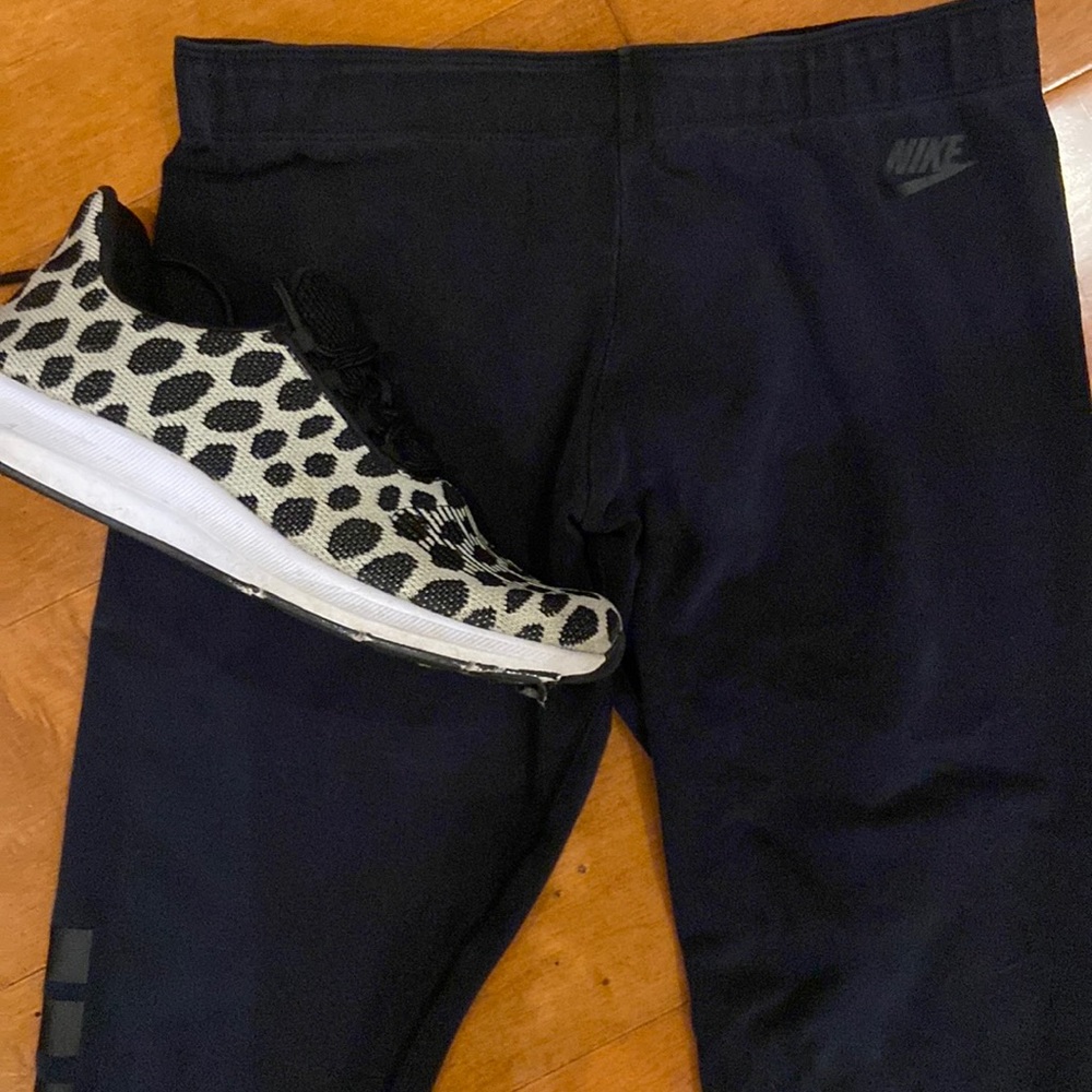 Nike size medium Capri leggings JUST DO IT on the side